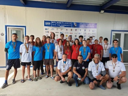Kaiaciştii CSM-ului arădean au făcut valuri la bărci dragon şi viteză master (FOTO)