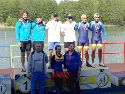 Kaiaciştii CSM-ului arădean au vâslit pentru medalii naţionale pe lacul Bascov (FOTO)
