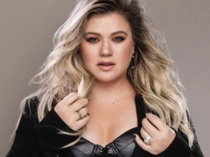 Kelly Clarkson a avut gânduri sinucigașe când a fost obligată să slăbească
