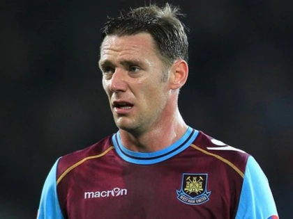 KEVIN NOLAN ACCIDENTAT PENTRU 6 SAPTAMANI