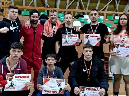 Kickboxerii arădeanului Eduard Gafencu s-au remarcat la Cupa Recaș