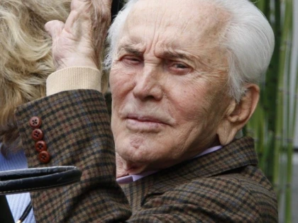 Kirk Douglas este unul dintre cei mai longevivi actori, împlineste astăzi 100 de ani