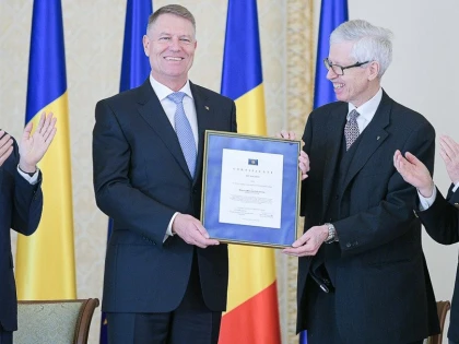 Klaus Iohannis l-a decorat pe tatăl prințului care l-a ucis pe ursul Arthur