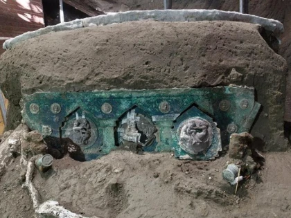 Lângă Pompei a fost descoperit un car roman de ceremonie aproape intact