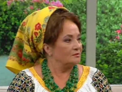 Laura Lavric și-a dat sora în urmărire la ambasade