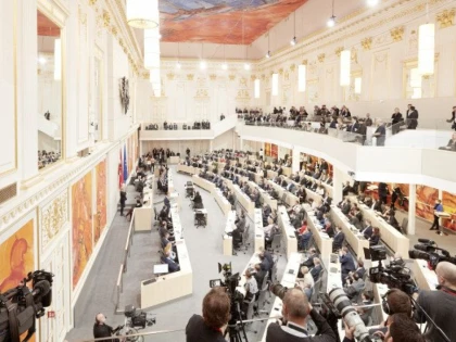 Legea vaccinării obligatorii împotriva COVID, la vot în Parlamentul Austriei