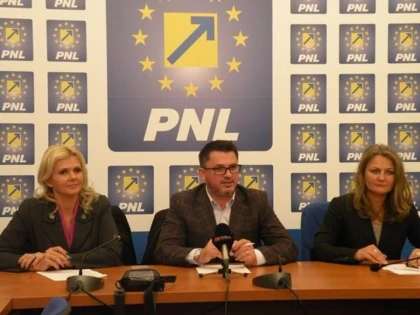 LIBERALII ARĂDENI AU PREZENTAT PRIORITĂȚILE PROGRAMULUI DE GUVERNARE AL PNL
