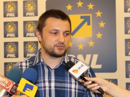 LIBERALII CHEAMA ARADENII IN STRADA, SA PROTESTEZE IMPOTRIVA GUVERNULUI PONTA