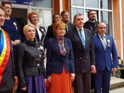 Liceul din Săvârşin a primit numele „Regele Mihai I”