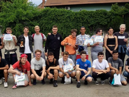 Liceul „Henri Coandă” Arad a sărbătorit Ziua Şcolii şi prin activităţi sportive
