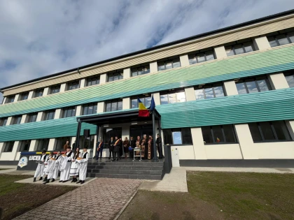 Liceul Teoretic Sebiș, inaugurat după o investiție de 9,1 milioane de lei