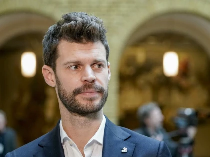 Liderul extremei stângi norvegiene și-a dat demisia după ce a fost prins furând ochelari de soare