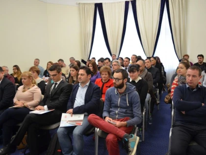 LINII DE FINANTARE PENTRU IMM-URI, PREZENTATE LA CAMERA DE COMERT