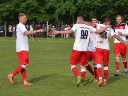 Lipova şi Cermeiul se înfruntă marţi, în Cupa României