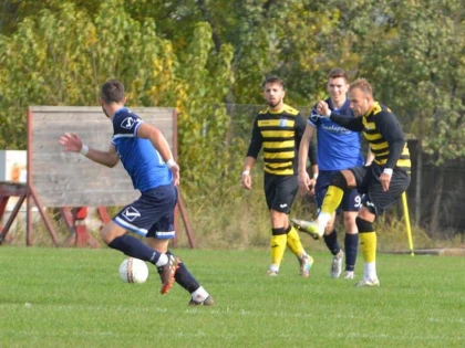 Lipova şi Crişul îşi continuă duelul pentru şefia judeţului