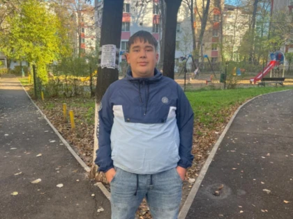 Luca, un tânăr de 18 ani, luptă cu o malformație severă a coloanei: „Vreau doar să pot trăi fără durere”