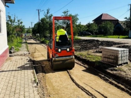 Lucrări de amenajare pentru piste de biciclete, în Măderat