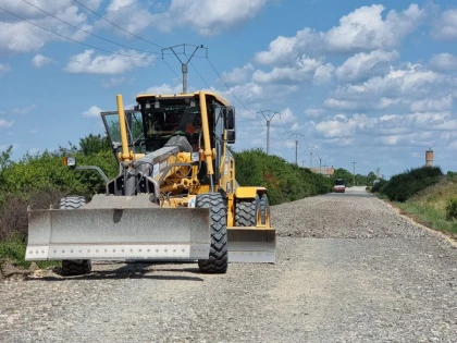 Lucrările de modernizare a drumului dintre Sânmartin şi Socodor sunt în plină desfășurare