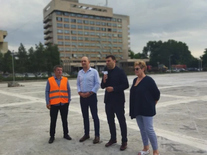 Lucrările la terenul de sport de la Moise Nicoară avansează și ar putea fi gata înainte de termen