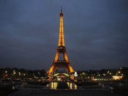 Luminile Turnului Eiffel, stinse în semn de solidaritate cu orașul Alep