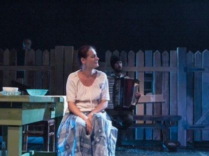 LUNA APRILIE DEBUTEAZĂ, LA TEATRUL ARĂDEAN, CU DOUĂ SPECTACOLE CLASICE