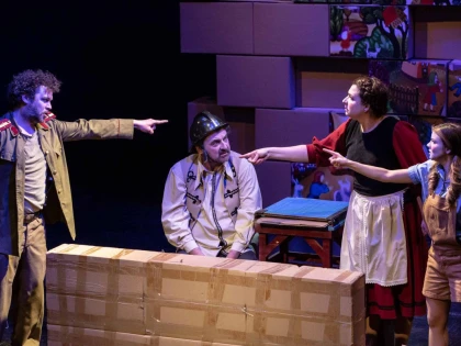 Luna aprilie – pe scena Teatrului Clasic „Ioan Slavici” Arad