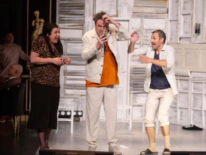 Luna iunie – pe scena Teatrului Clasic „Ioan Slavici” Arad