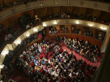 “Luna plină de teatru!”, la final