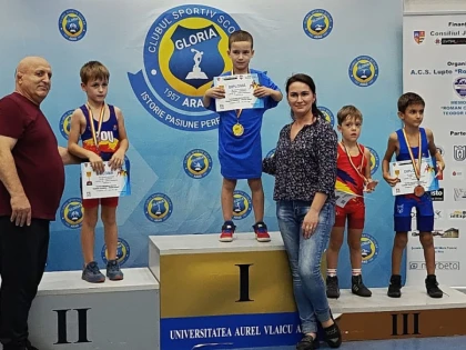 Luptătorii de la CSȘ Gloria Arad s-au remarcat la Memorialul „Roman Codrean - Teodor Blidar”