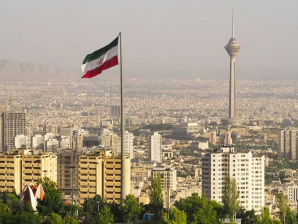 MAE: Cetăţenii români aflaţi în Iran sunt sfătuiţi să părăsească imediat această ţară