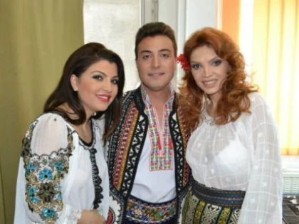 MAGNET PENTRU BARBATI! CRISTINA SPATAR, SEXY SI IN COSTUM POPULAR