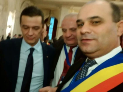 Mai mulţi primari ai PNL Arad pupă „poala” PSD