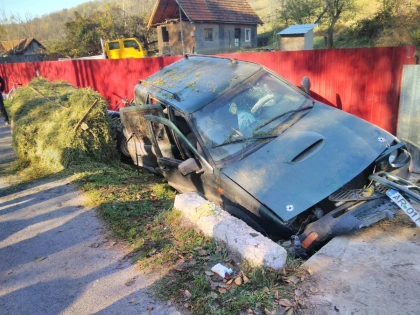 Mai mulți șoferi au petrecut cu alcool Ziua Națională și „au parcat“ mașinile în șanțuri