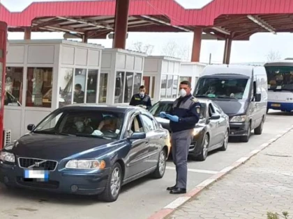 Mai mulți străini au fost depistați la frontieră cu pașapoarte false