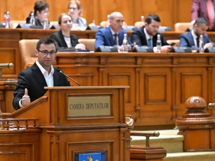 Mai puţină birocraţie pentru investiţiile în energia verde; legea iniţiată de Glad Varga a fost adoptată