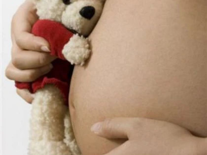 MAMĂ LA 15 ANI, FENOMEN ÎNGRIJORĂTOR ÎN ROMÂNIA