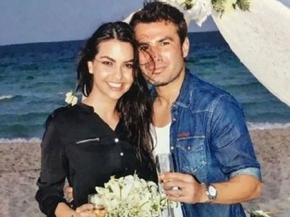 MAMA LUI ADRIAN MUTU E NEMULTUMITA DE NORA. MOTIVUL E INCREDIBIL