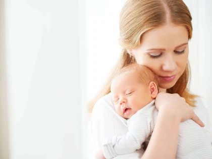 Mamele minore care merg la şcoală vor primi bursă de la stat