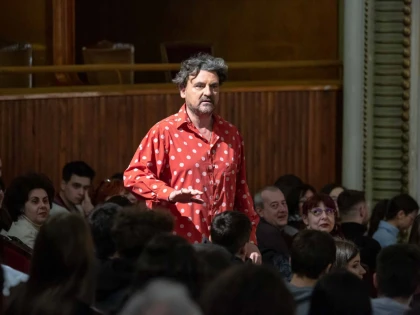 Maraton de bună dispoziție la Teatrul Clasic „Ioan Slavici”. În 1 martie începe Săptămâna comediei   