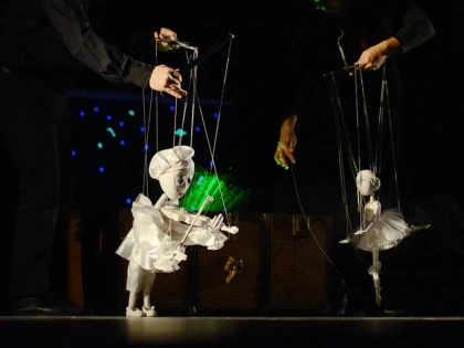 Maraton estival pentru copii. Actorii Trupei Marionete joacă, în luna august, 11 spectacole