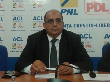 MARIUS GONDOR: „MINISTERUL EDUCATIEI ARUNCA FUMIGENE“