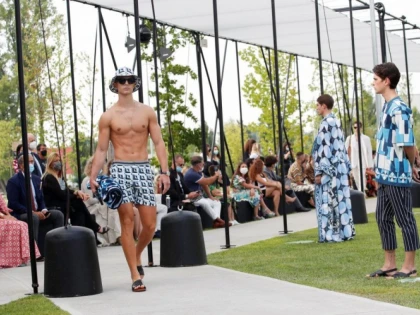 Măşti şi distanţare fizică la prima defilare de modă Dolce&Gabbana sub semnul COVID-19