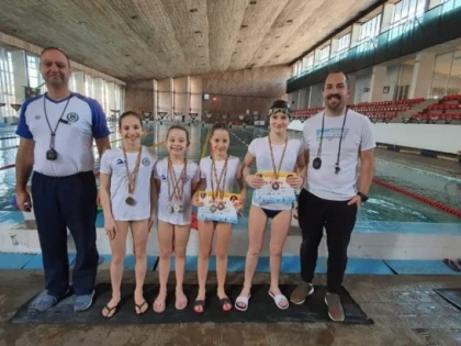 Medalii internaţionale pentru înotătorii de la CSS Gloria Arad