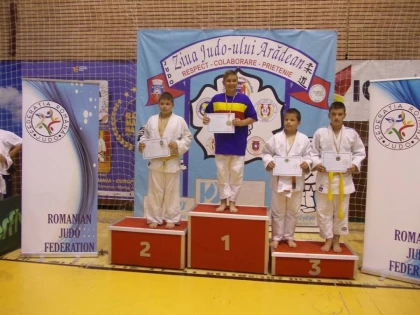 MEDALII PE TATAMI PENTRU MICII JUDOKA ARADENI, LA FINALA NATIONALA DE COPII