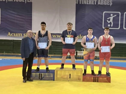 Medalii pentru CSȘ Gloria pe salteaua de lupte, iar micii judoka au avut testare tehnică (FOTO)