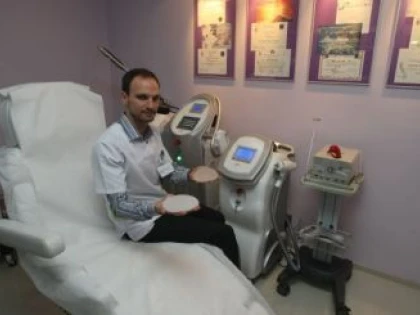 MEDICUL KASEM NASER, ESTETICIANUL VEDETELOR, A FOST JEFUIT