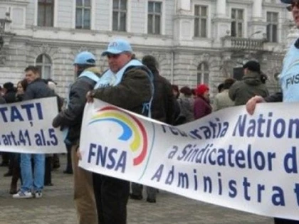 MEMBRII FNSA PROTESTEAZĂ, ASTĂZI, O ORĂ LA ÎNCEPUTUL PROGRAMULUI