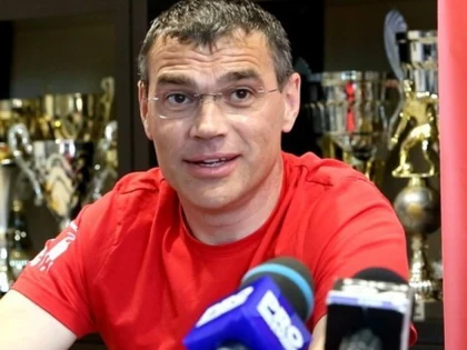 Meszar iese la rampă după o săptămână de tăcere şi pozează în victimă: “Nu îi trădăm pe arădeni şi continuăm să facem ce ştim mai bine, fotbal!”