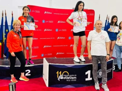 Mica atletă arădeană Denise Bejan este vicecampioană națională la triatlon