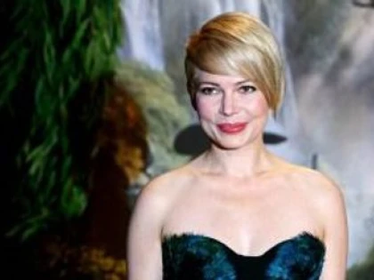 Michelle Williams logodita si insarcinata, viata ii surade in sfarsit, la 12 ani de la moartea lui Heath Ledger